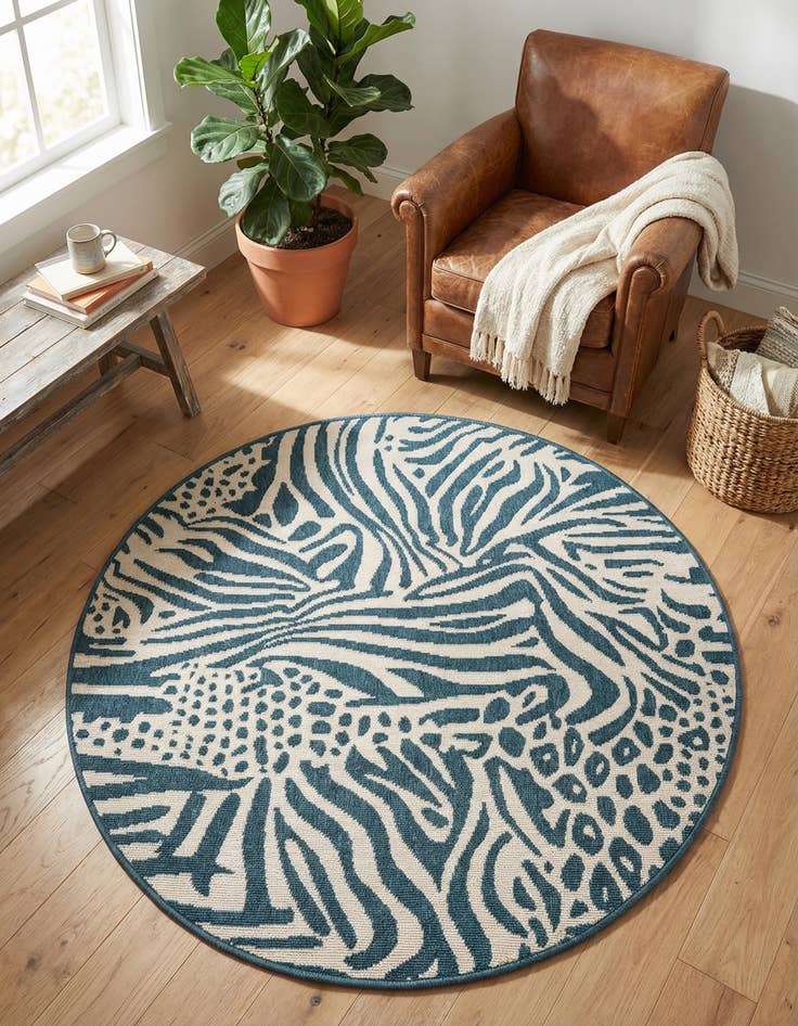 Detail image of 4' x 4'  Washable Safari Indoor / Outdoor Round Rug