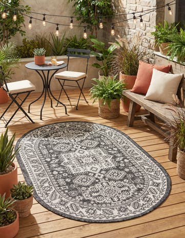 Charcoal Gray Easy-Clean Aztec Indoor / Outdoor Oval Rug