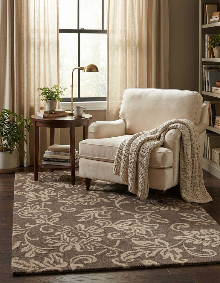 Detail image of 5' 1 x 8' 1 Agra Wool Rug