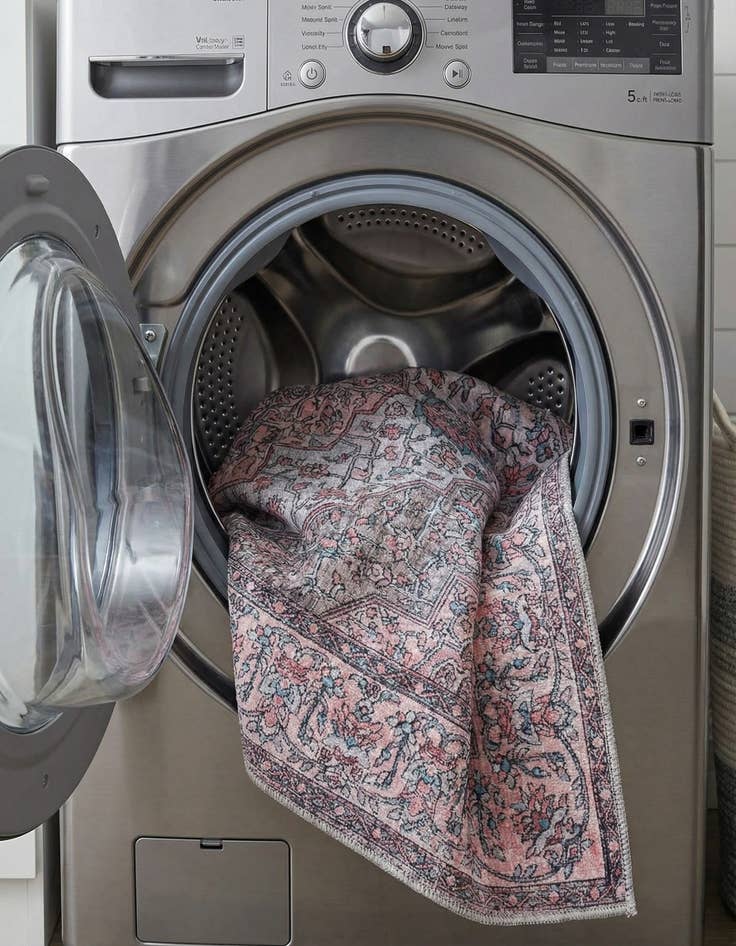 Detail image of 4' x 6'  Washable Mangata Rug