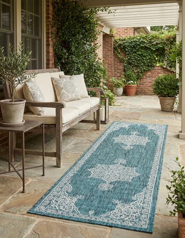 2' 7 x 10' Easy-Clean Traditional Indoor / Outdoor Runner Rug