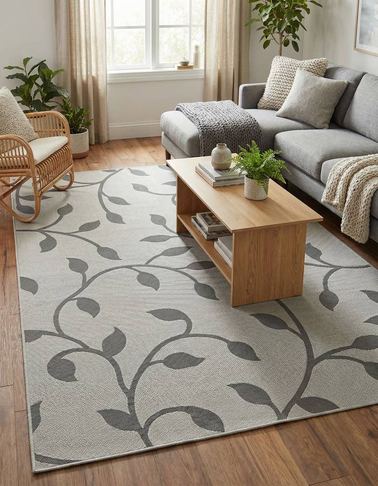 Detail image of 7' x 10' Easy-Clean Botanical Indoor / Outdoor Rug