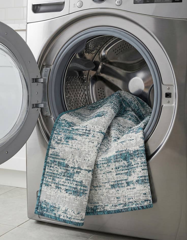 Detail image of  2' x 3'  Washable Modern Indoor / Outdoor Rug