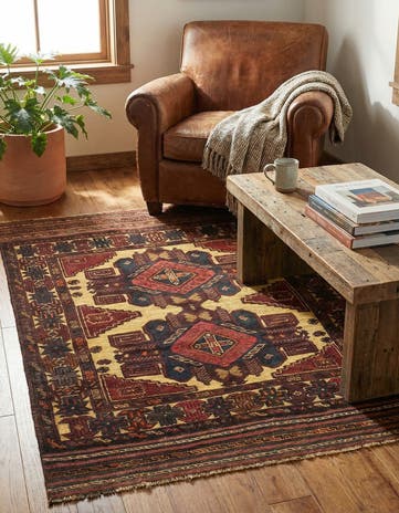 4' 1 x 6' 9 Hand Knotted Sumak Wool Rug