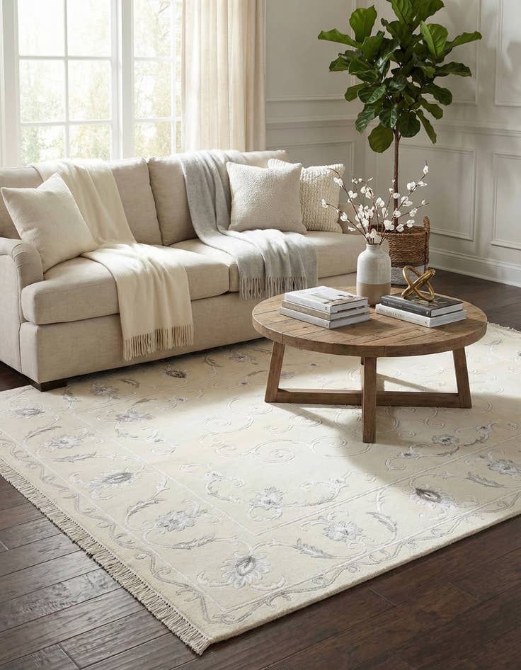 Detail image of 4' 11 x 6' 7 Hand Knotted Darya Wool Rug