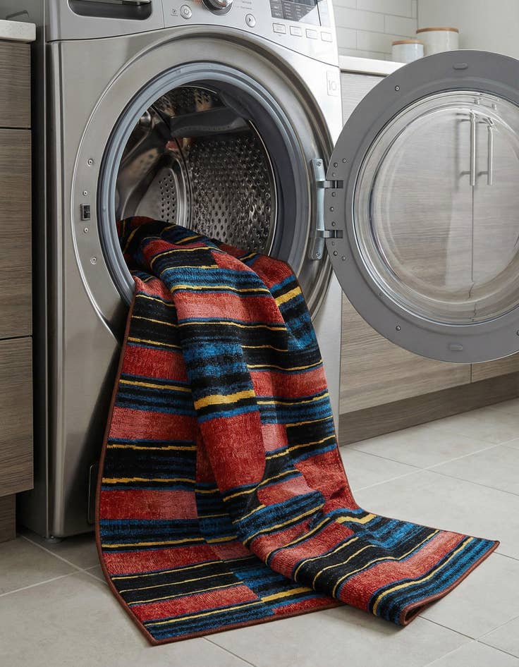 Detail image of 5' x 7'  Washable Modern Indoor / Outdoor Rug