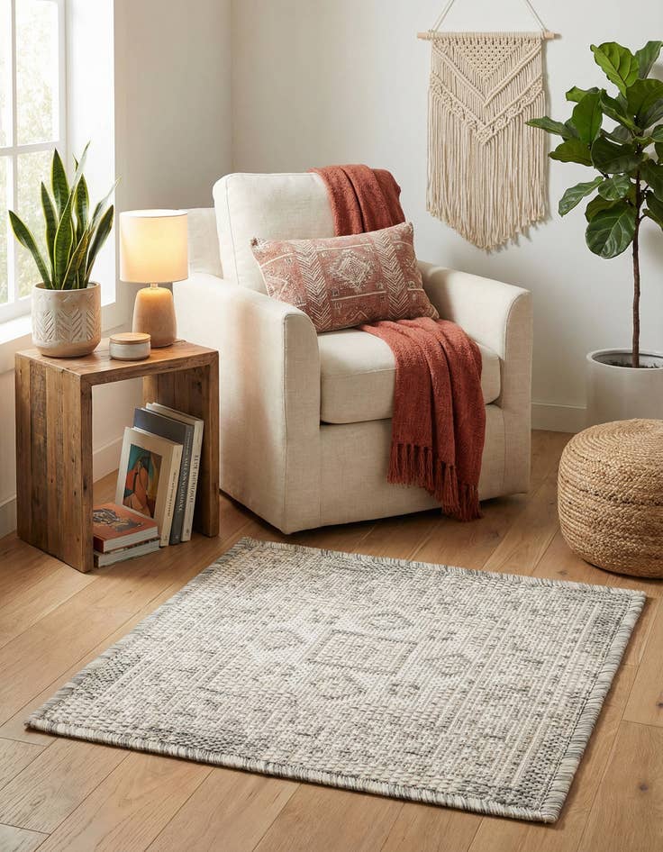 Detail image of 1' 4 x 1' 4  Washable Aztec Indoor / Outdoor Sample Rug