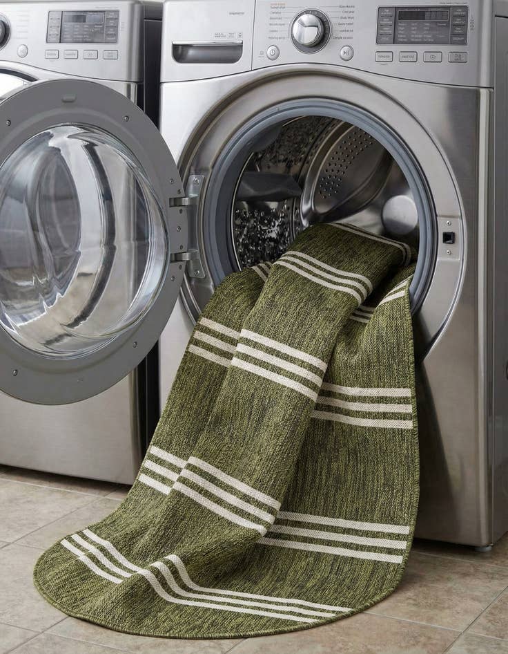 Detail image of 5' 3 x 8'  Washable Jill Zarin Anguilla Indoor / Outdoor Oval Rug