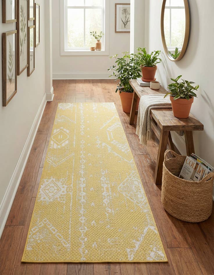 Detail image of 2' 7 x 8'  Washable Bohemian Indoor / Outdoor Runner Rug