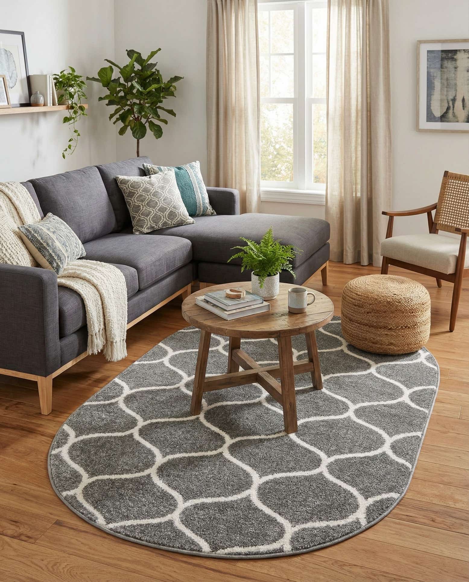 4' x 6' Lattice Frieze Oval Rug