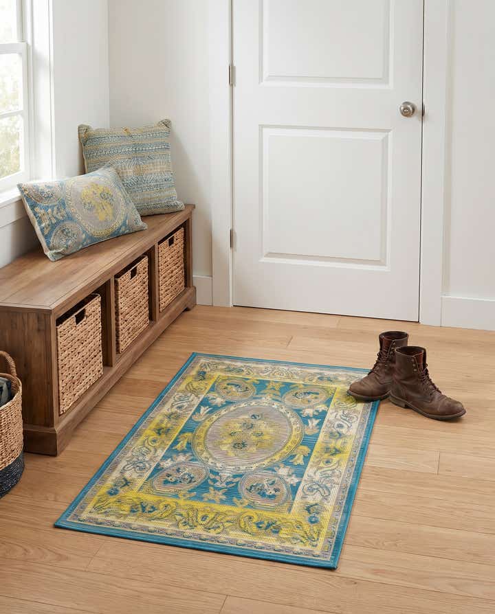 2' x 3' Easy-Clean Traditional Indoor / Outdoor Rug