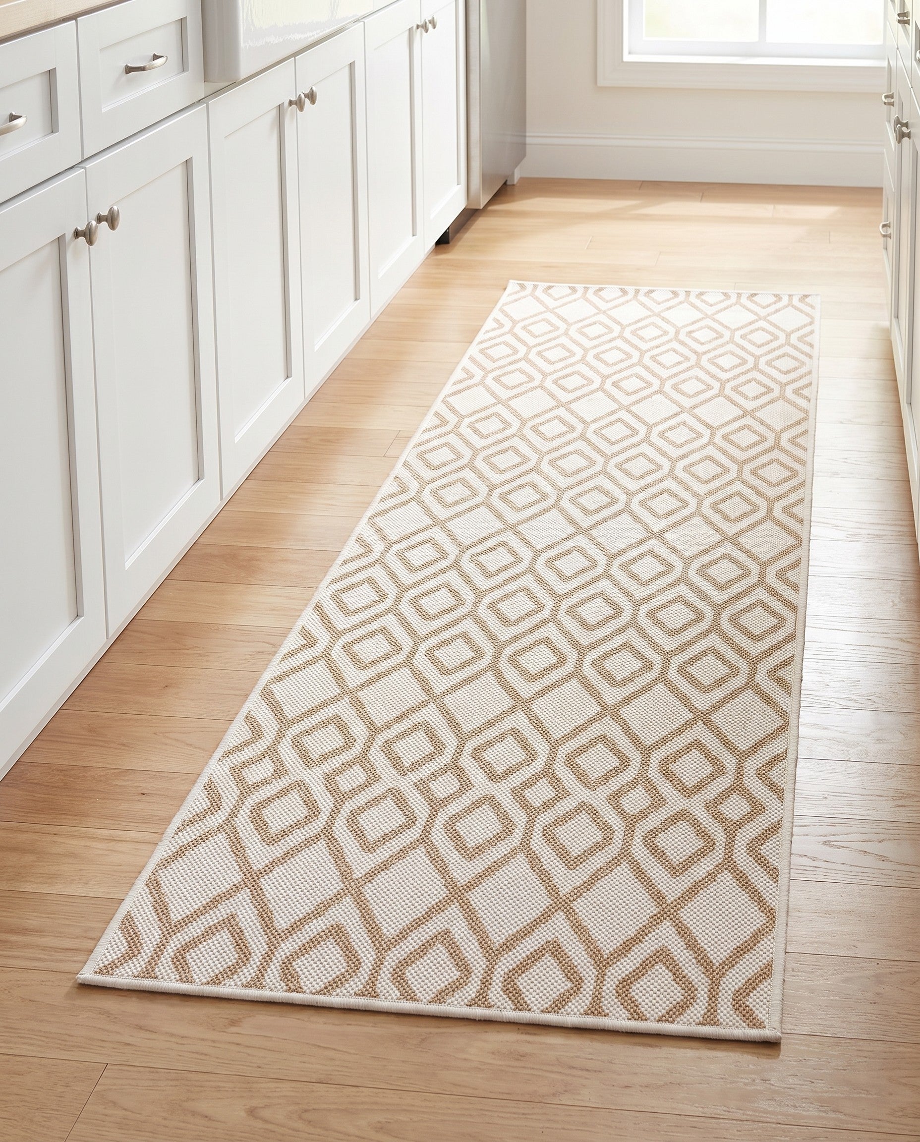 2' x 8' Easy-Clean Jill Zarin Turks and Caicos Indoor / Outdoor Runner Rug