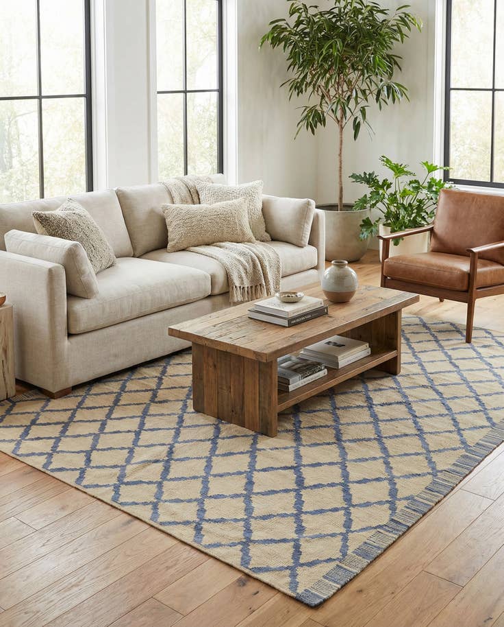 Detail image of 5' 9 x 7' 10 Hand Woven Kilim Modern Wool Rug