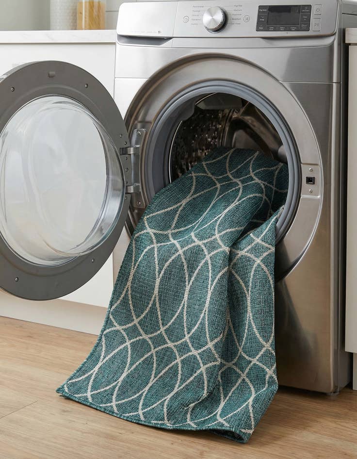 Detail image of 5' 3 x 7' 10  Washable Trellis Indoor / Outdoor Rug