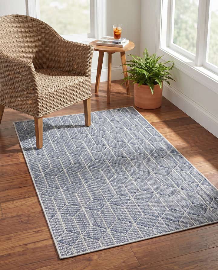 4' 1 x 6' 1 Easy-Clean Trellis Indoor / Outdoor Rug