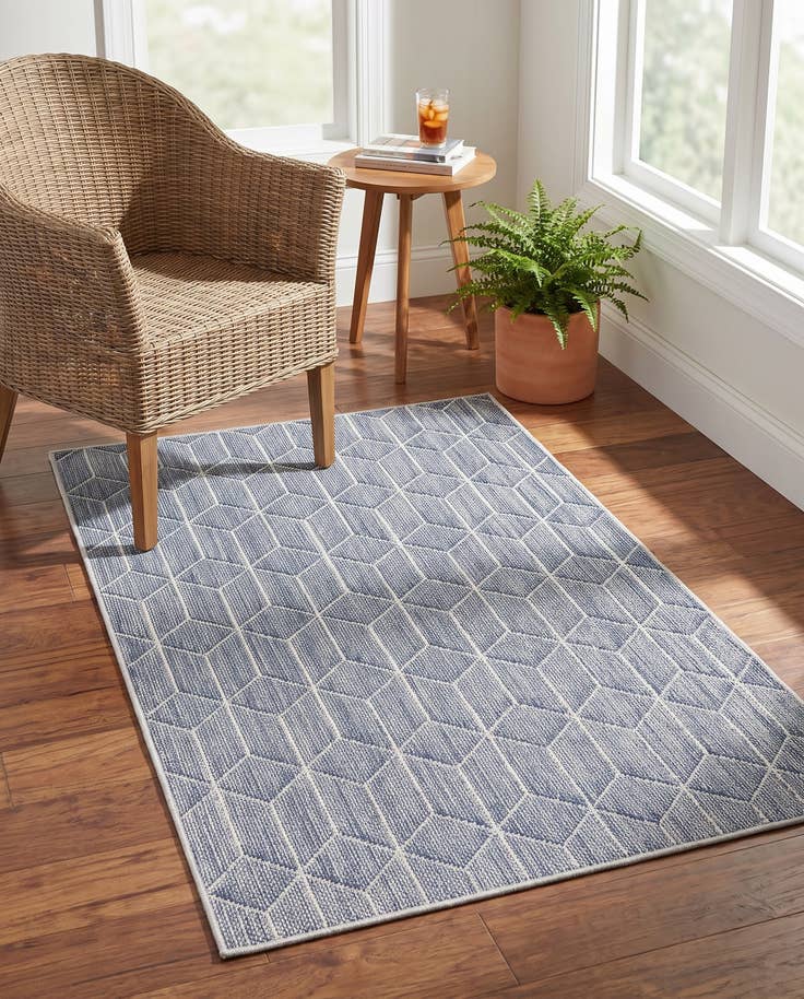 Detail image of 4' 1 x 6' 1 Easy-Clean Trellis Indoor / Outdoor Rug