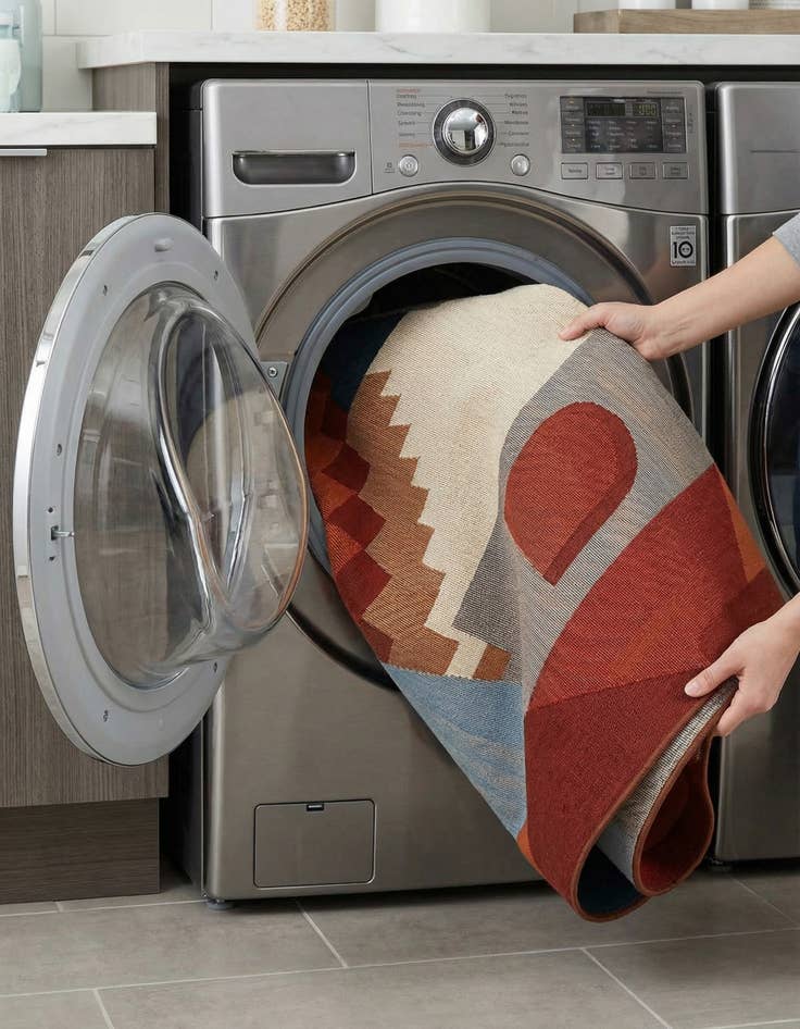 Detail image of  5' x 5'  Washable Modern Indoor / Outdoor Round Rug