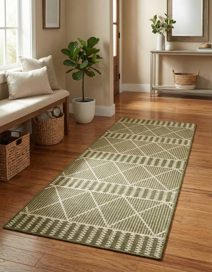 Detail image of 2' 7 x 5' 3  Washable Trellis Indoor / Outdoor Runner Rug