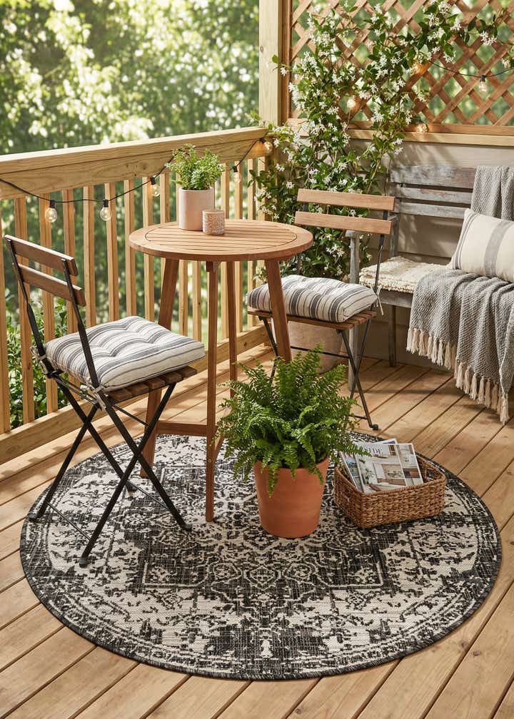 4' x 4' Easy-Clean Jill Zarin Dubai Indoor / Outdoor Round Rug
