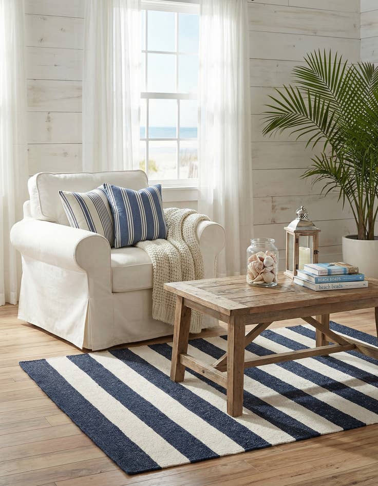 Detail image of 3' 1 x 5' 1  Hand Woven Jill Zarin Hamptons Rug