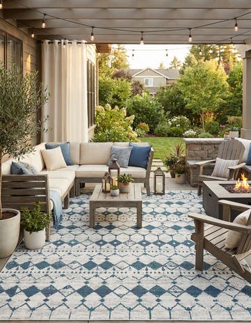 9' x 12' Easy-Clean Lattice Indoor / Outdoor Rug