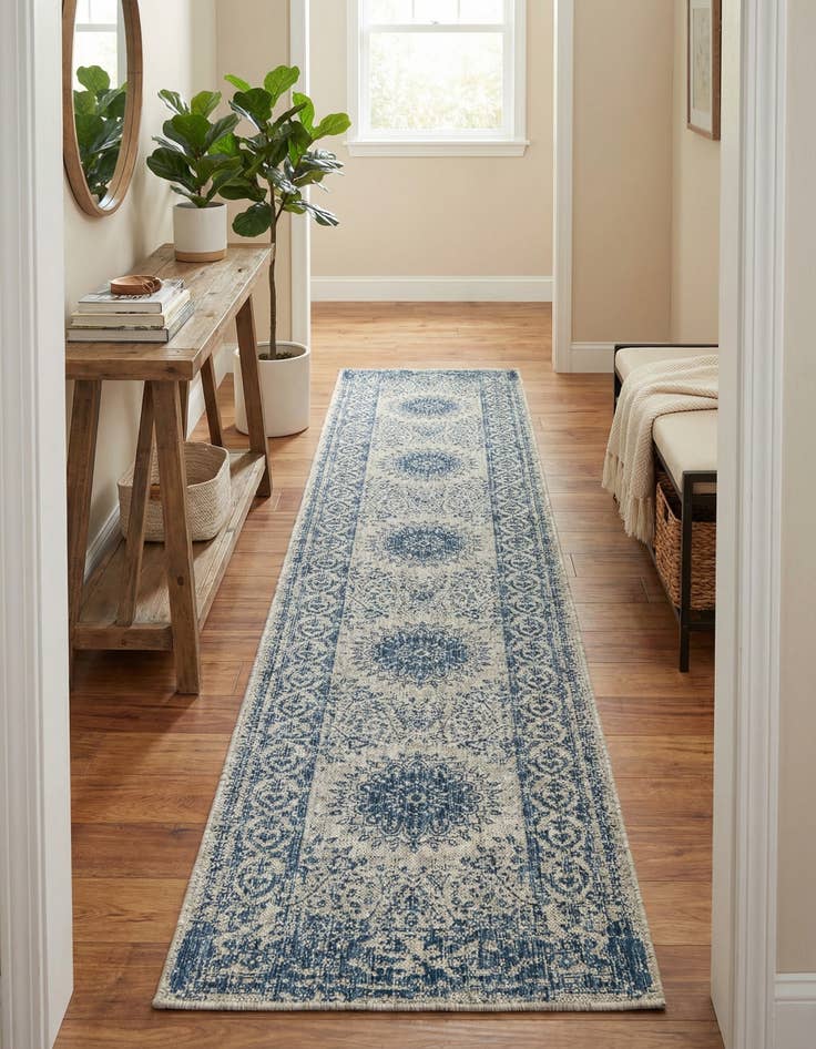 Detail image of 2' 7 x 12' Easy-Clean Traditional Indoor / Outdoor Runner Rug