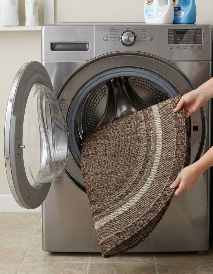 Detail image of 2' 7 x 4'  Washable Border Indoor / Outdoor Hearth Rug