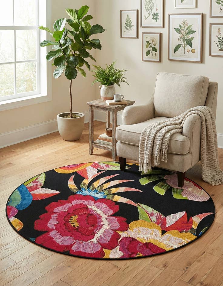 Detail image of 5' x 5'  Washable Botanical Indoor / Outdoor Round Rug