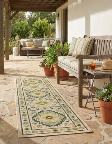 2' x 8' Easy-Clean Baja Indoor / Outdoor Runner Rug