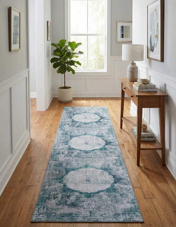 Detail image of 2' 7 x 10'  Washable Yara Runner Rug