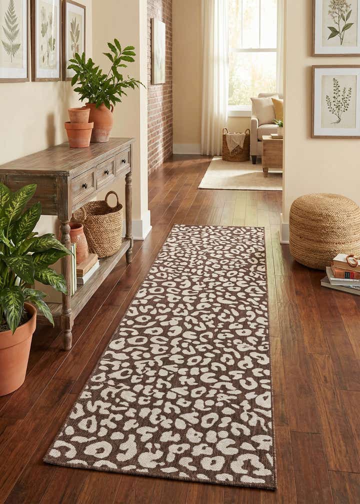 2' 7 x 10' Easy-Clean Safari Indoor / Outdoor Runner Rug