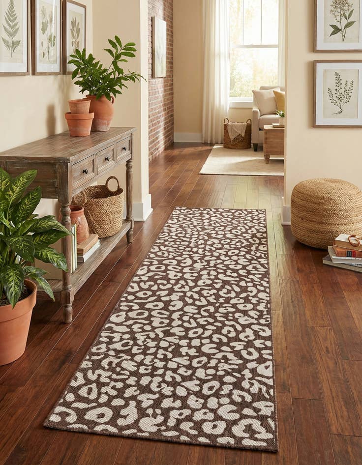 Detail image of  2' 7 x 10'  Washable Safari Indoor / Outdoor Runner Rug