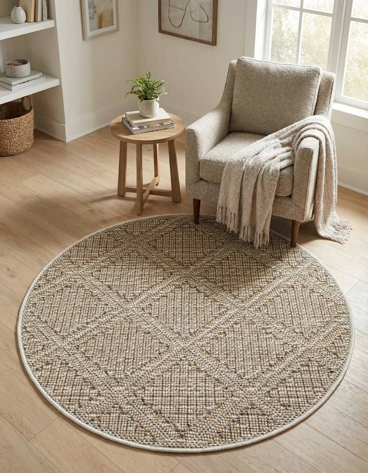 Detail image of  3' 1 x 3' 1  Washable Lattice Indoor / Outdoor Round Rug