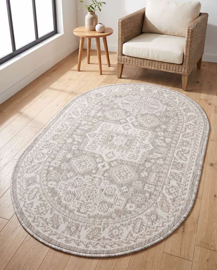 3' x 5' 3 Easy-Clean Aztec Indoor / Outdoor Oval Rug