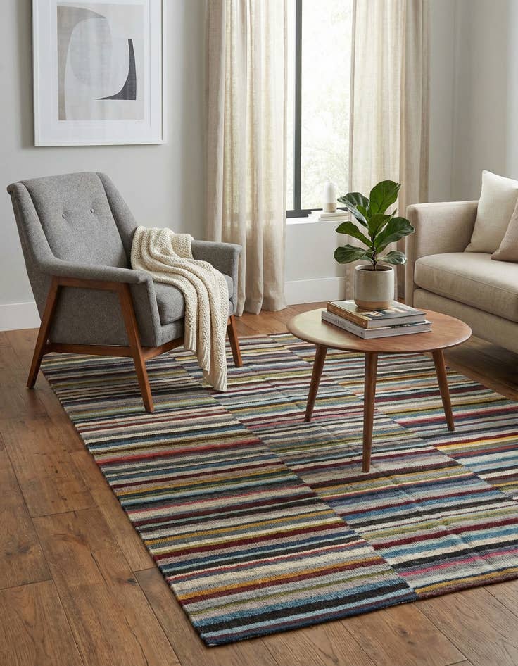 Detail image of 4' 7 x 6' 4  Hand Woven Kilim Modern Wool Rug