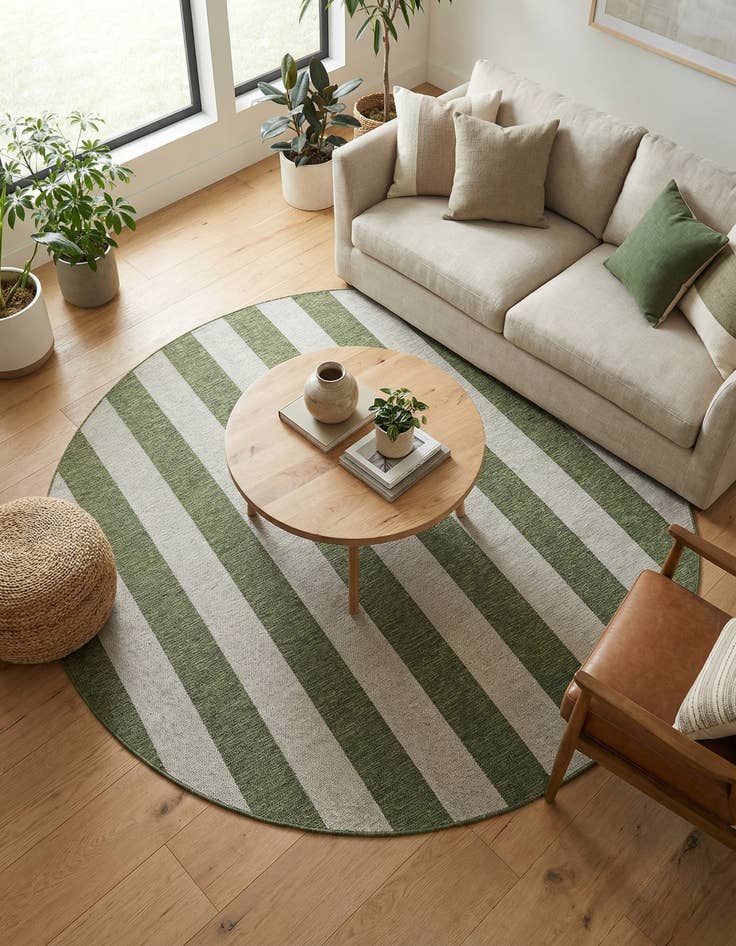 Detail image of 10' x 10'  Washable Striped Indoor / Outdoor Round Rug