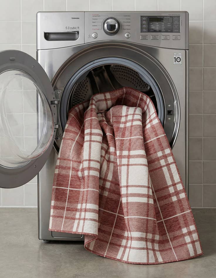 Detail image of  7' 10 x 7' 10  Washable Checkered Indoor / Outdoor Square Rug