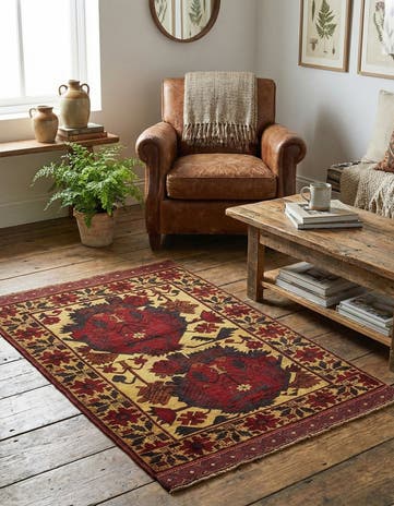 2' 10 x 4' 6 Hand Knotted Sumak Wool Rug