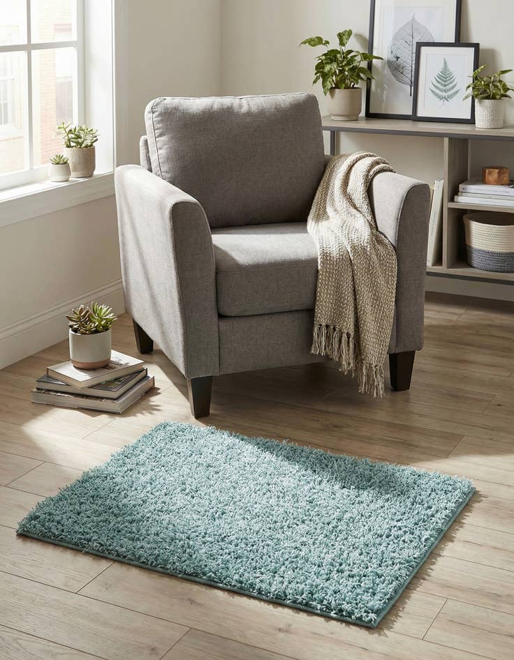 Detail image of 2' 2 x 3' Comfort Solid Shag Rug