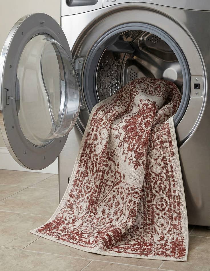 Detail image of  5' 3 x 8'  Washable Traditional Indoor / Outdoor Rug