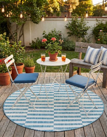 Light Aqua Easy-Clean Striped Indoor / Outdoor Round Rug