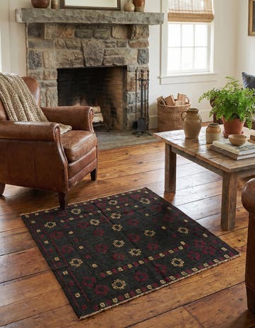 4' x 4' 3 Hand Knotted Sumak Wool Square Rug