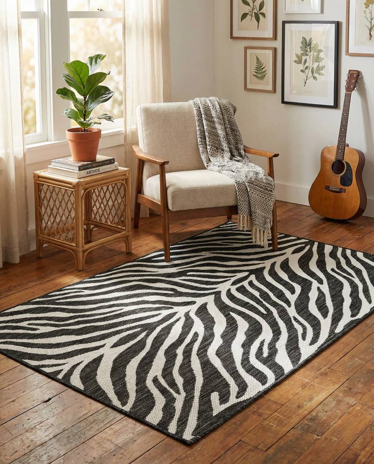 Detail image of 3' x 5' 3 Easy-Clean Safari Indoor / Outdoor Rug