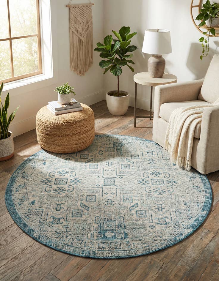 Detail image of 5' 3 x 5' 3  Washable Aztec Indoor / Outdoor Round Rug