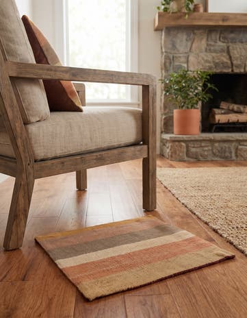 1' 5 x 1' 6 Hand Woven Pillow Wool Square Rug