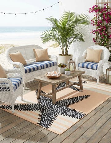 5' 3 x 7' 7 Easy-Clean Indoor / Outdoor Rug