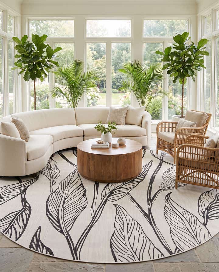 13' x 13' Easy-Clean Botanical Indoor / Outdoor Round Rug