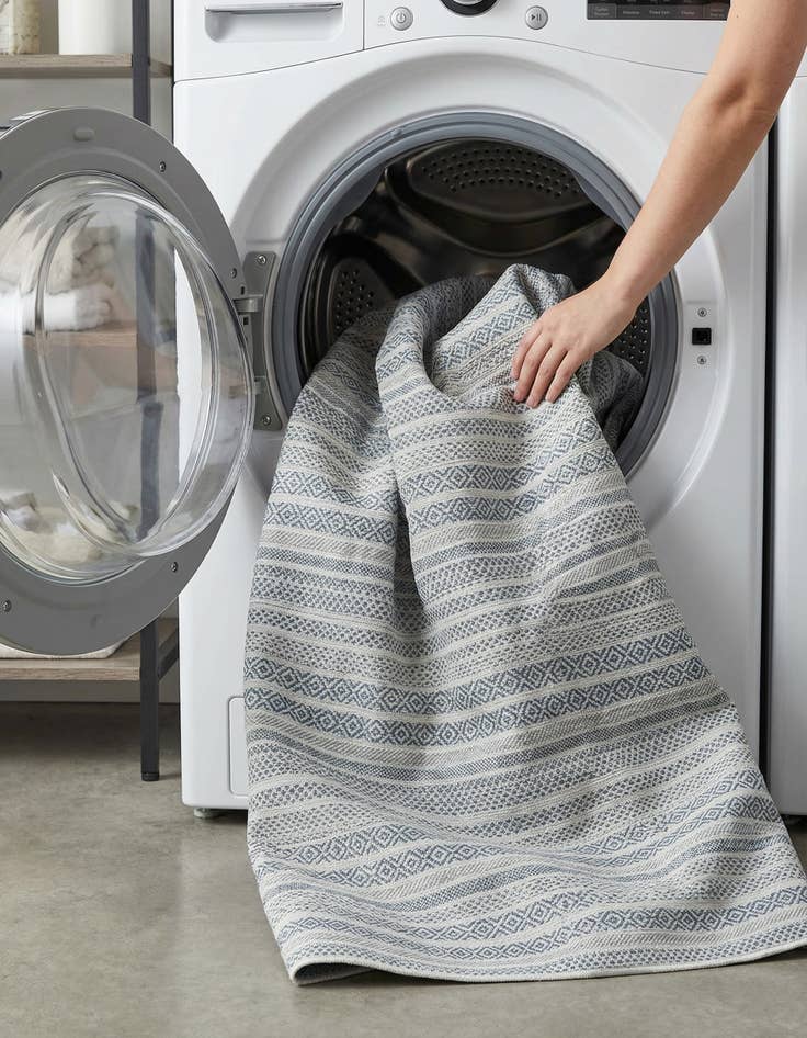 Detail image of 7' x 10'  Washable Striped Indoor / Outdoor Rug