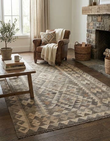 4' x 6' Hand Knotted Kilim Maymana Wool Rug