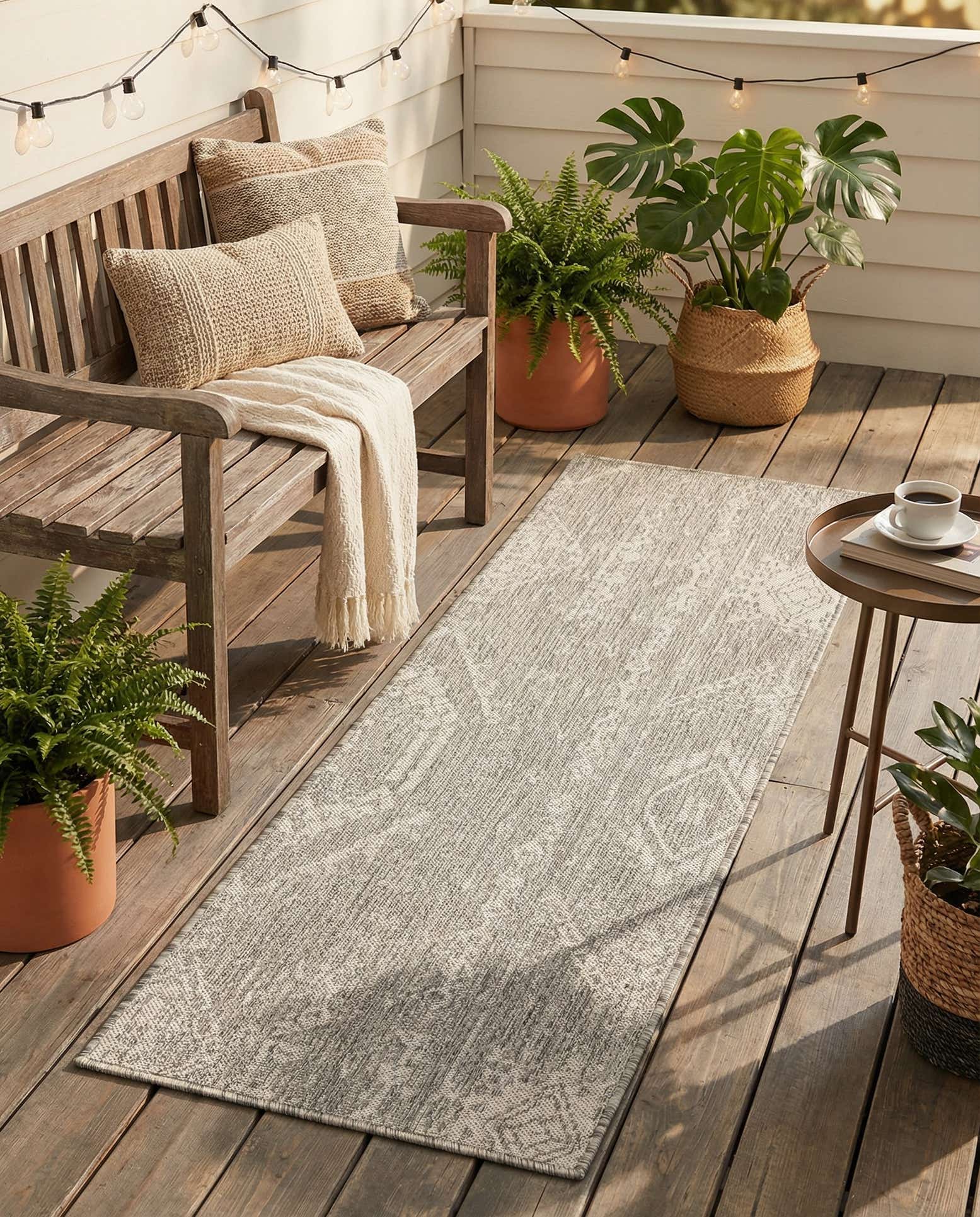 2' x 6' Easy-Clean Bohemian Indoor / Outdoor Runner Rug